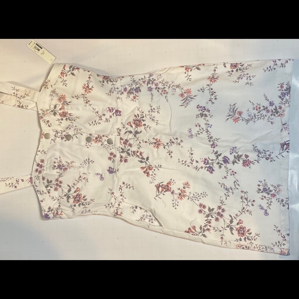 White florar dress Size L brand: No Boundaries